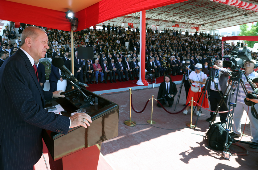 Cumhurbaşkanı Erdoğan, KKTC’de 20 Temmuz Barış ve Özgürlük Bayramı Töreni’nde konuştu: “Şehitlerimizin kanları üzerinde kurulan KKTC’nin güçlü, müreffeh, itibarlı bir devlet hâline gelmesi için desteğimiz bakidir!”